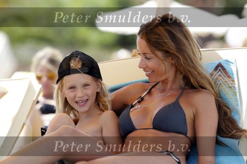 Ibiza 30 juli 2010
Renee en Lisa Vervorn op vakantie op ibiza.
Peter Smulders bv