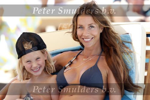 Ibiza 30 juli 2010
Renee en Lisa Vervorn op vakantie op ibiza.
Peter Smulders bv