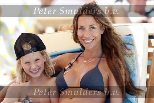 Ibiza 30 juli 2010
Renee en Lisa Vervorn op vakantie op ibiza.
Peter Smulders bv