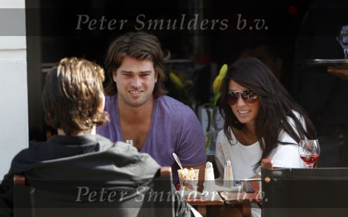 Amsterdam 3 augustus 2010
Rick Brandsteder met zijn nieuwe vriendin op terras en op de pc hooftstraat.
Peter Smulders bv