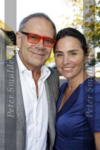 Loosdrecht 21 augustus 2010
Fons de Poel en zijn vrouw Saskia vieren hun 5 jarig huwelijk bij het witte huis in Loosdrecht. Rob de Nijs met zijn vrouw Henriette
Peter Smulders bv
