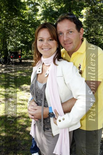 Amsterdam 5 september 2010
Robert Leroy met zijn zwangere vrouw Sacha en zijn kinderen in het vondelpark.
Peter Smulders bv