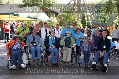 Wassenaar 6 september 2010
Ronie Tober Jan Jochems Willeke d\'Estell in Duinrell. Philipv Zuylen Nijevelt
had zijn park bewschikbaar gesteld voor gasten van de Ronnie Tober Foundation.
Peter Smulders bv