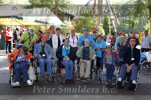 Wassenaar 6 september 2010
Ronie Tober Jan Jochems Willeke d\'Estell in Duinrell. Philipv Zuylen Nijevelt
had zijn park bewschikbaar gesteld voor gasten van de Ronnie Tober Foundation.
Peter Smulders bv