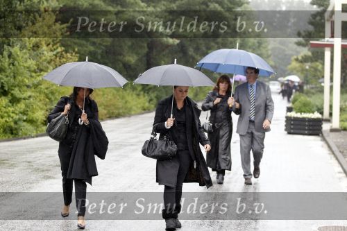 Amsterdam 26 augustus 2010
Begrafenis Connie Mus op westgaarden. Rachel en Roxeanne Hazes
Peter Smulders bv