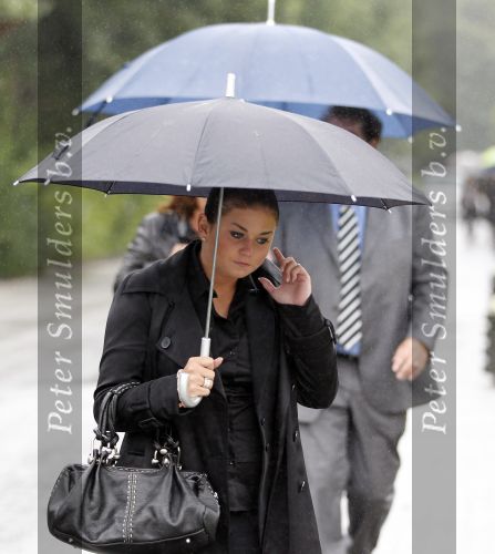Amsterdam 26 augustus 2010
Begrafenis Connie Mus op westgaarden. Rachel en Roxeanne Hazes
Peter Smulders bv