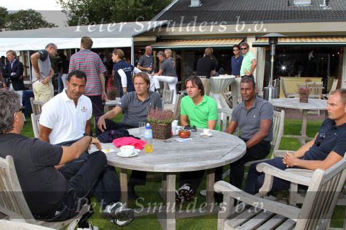 Hilversum, 4 September 2010
Ruud Gullit samen met Aron Winter, Ronald de Boer, Rob Witschge en Hein Vergeer in gesprek met Yves Gyrath
Foto Peter Smulders Bv