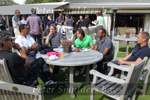 Hilversum, 4 September 2010
Ruud Gullit samen met Aron Winter, Ronald de Boer, Rob Witschge en Hein Vergeer in gesprek met Yves Gyrath
Foto Peter Smulders Bv