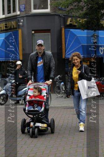 Amsterdam 15 september 2010
Ruud en Aafke de Wild met hun zoon Johnny aan het winkelen.
Peter Smulders bv