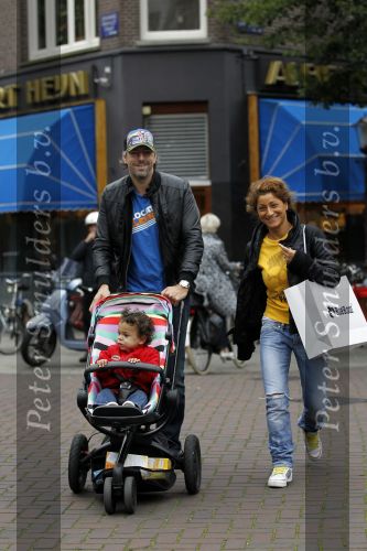 Amsterdam 15 september 2010
Ruud en Aafke de Wild met hun zoon Johnny aan het winkelen.
Peter Smulders bv