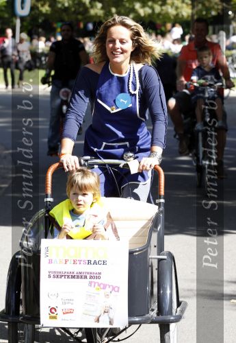 Amsterdam 5 september 2010
Bakfietsenrace georganiseerd door Viva Mama in het vondelpark. Sabine Wendel
Peter Smulders bv