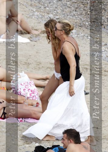 Ibiza 12 juli 2010
Saskia Noort op het strand van ibiza.
Peter Smulders bv