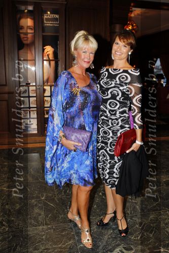 Noordwijk 27 augustus 2010
Jackie Summer fair bij Huis ter Duin. Anouk v Nes en Sheila de Vries
Peter Smulders bv