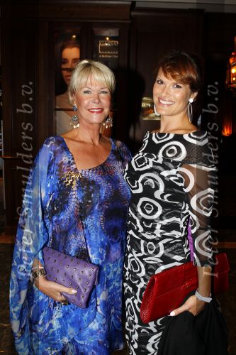 Noordwijk 27 augustus 2010
Jackie Summer fair bij Huis ter Duin. Anouk v Nes en Sheila de Vries
Peter Smulders bv