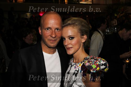 Utrecht 3 september 2010
Premiere We will rock you in het beatrix theater. Stacey Rookhuizen met haar vriend Kristof
Peter Smulders bv