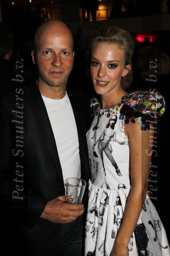 Utrecht 3 september 2010
Premiere We will rock you in het beatrix theater. Stacey Rookhuizen met haar vriend Kristof
Peter Smulders bv