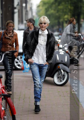 Amsterdam 7 september 2010
Modeshow Claes Iversen bij Felix Meritis. Stacey Rookhuizen op scooter
Peter Smulders bv