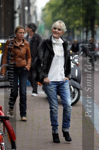 Amsterdam 7 september 2010
Modeshow Claes Iversen bij Felix Meritis. Stacey Rookhuizen op scooter
Peter Smulders bv