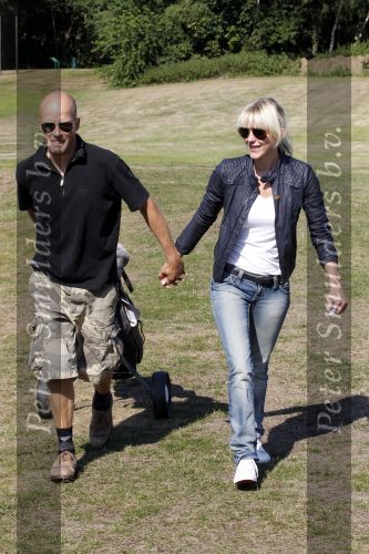Brasschaat 24 juli 2010
Stacey Rookhuizen met haar nieuwe vriend Christoph op de golfbaan.
Peter Smulders bv