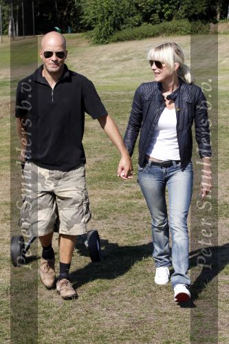 Brasschaat 24 juli 2010
Stacey Rookhuizen met haar nieuwe vriend Christoph op de golfbaan.
Peter Smulders bv