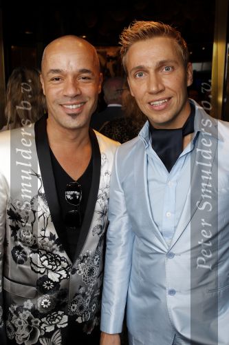 Amsterdam 1 augustus 2010
Premiere Crazy Shopping in carre. Stanley Burlesson met vriend
Peter Smulders bv