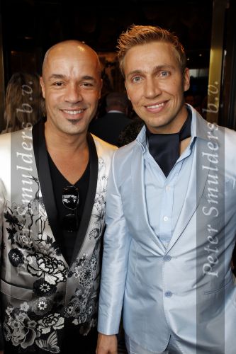 Amsterdam 1 augustus 2010
Premiere Crazy Shopping in carre. Stanley Burlesson met vriend
Peter Smulders bv