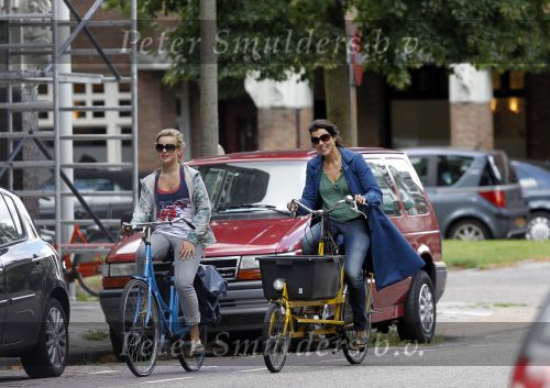 Amsterdam 24 augustus 2010
Susan Visser met dochter op de fiets.
Peter Smulders bv