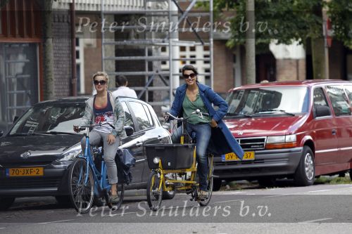 Amsterdam 24 augustus 2010
Susan Visser met dochter op de fiets.
Peter Smulders bv