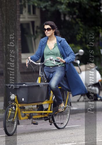Amsterdam 24 augustus 2010
Susan Visser met dochter op de fiets.
Peter Smulders bv