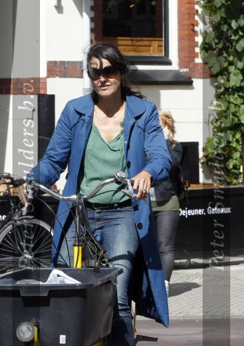 Amsterdam 24 augustus 2010
Susan Visser met dochter op de fiets.
Peter Smulders bv