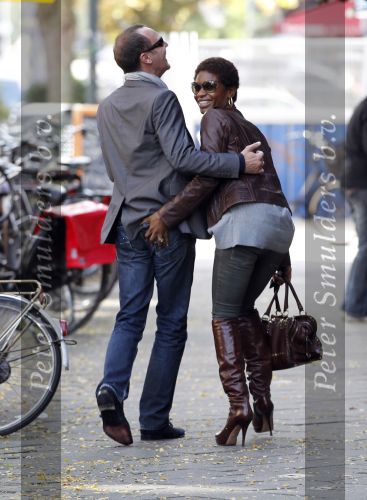 Amsterdam 15 september 2010
Sylvana loopt te dollen met een vriend op de cornelis schuytstraat.
Peter Smulders bv