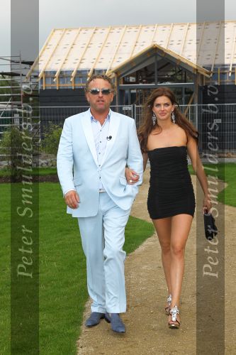Aalsmeer, 16 Augustus 2010
Single & Fabulous Awards 2010
Winnares Sylvia Geersen met Gordon
Foto Peter Smulders BV