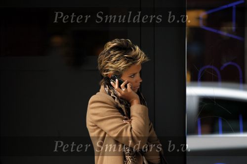 Amsterdam 7 september 2010
Sylvie v d Vaart met gsm (blackberry) op de pc hooftstraat.
Peter Smulders bv
