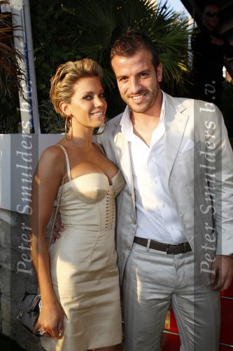 Ibiza 13 en 14 juli 2010
Johnny Heitinga en Charlotte Sophie trouwen op ibiza. Ze vliegen met een prive vliegtuig na de huldiging naar ibiza. Rafael en Sylvie v d Vaart
Peter Smulders bv