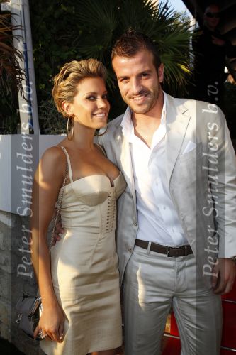 Ibiza 13 en 14 juli 2010
Johnny Heitinga en Charlotte Sophie trouwen op ibiza. Ze vliegen met een prive vliegtuig na de huldiging naar ibiza. Rafael en Sylvie v d Vaart
Peter Smulders bv