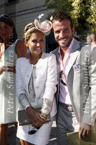 Sienna 17 juli 2010
Yolanthe Cabau v Kasbergen en Wesley Sneijder trouwen in Italie. Rafael en Sylvie v d Vaart
Peter Smulders bv