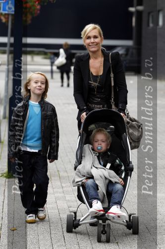 Amsterdam 19 september 2010
Premiere Sesamstraat in de meervaart. tanja Jess met zoons
Peter Smulders bv