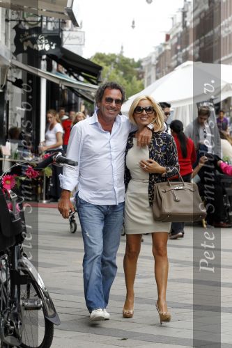 Amsterdam 25 augustus 2010
Tatjana met vriend Ronnie Rosenbaum op de pc hooftstraat.
Peter Smulders bv