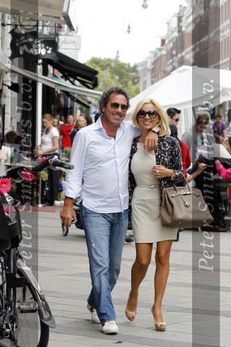 Amsterdam 25 augustus 2010
Tatjana met vriend Ronnie Rosenbaum op de pc hooftstraat.
Peter Smulders bv
