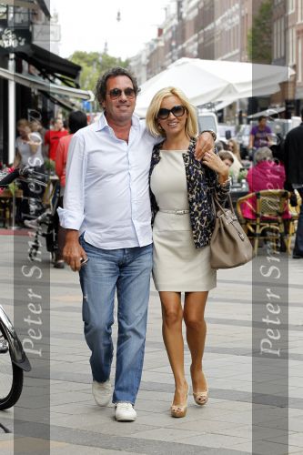 Amsterdam 25 augustus 2010
Tatjana met vriend Ronnie Rosenbaum op de pc hooftstraat.
Peter Smulders bv