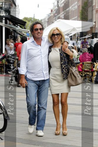 Amsterdam 25 augustus 2010
Tatjana met vriend Ronnie Rosenbaum op de pc hooftstraat.
Peter Smulders bv