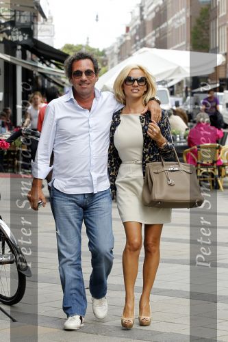 Amsterdam 25 augustus 2010
Tatjana met vriend Ronnie Rosenbaum op de pc hooftstraat.
Peter Smulders bv