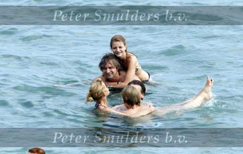 Ibiza 12 juli 2010
Victor Reinier met zijn dochter op vakantie op ibiza.
Peter Smulders bv