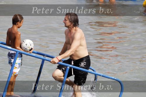Ibiza 12 juli 2010
Victor Reinier met zijn dochter op vakantie op ibiza.
Peter Smulders bv