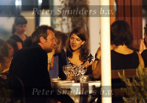 Ibiza 28 juli 2010
Victor Reinier met zijn nieuwe vriendin en vrienden aan het eten bij de italiaaan.
Peter Smulders bv