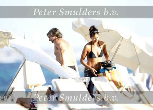 Ibiza 29 juli 2010
Victor Reinier met vriendin op vakantie op ibiza.
Peter Smulders bv
