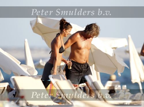 Ibiza 29 juli 2010
Victor Reinier met vriendin op vakantie op ibiza.
Peter Smulders bv