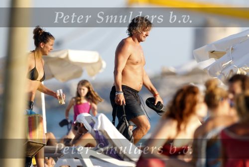 Ibiza 29 juli 2010
Victor Reinier met vriendin op vakantie op ibiza.
Peter Smulders bv
