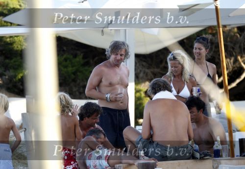 Ibiza 29 juli 2010
Victor Reinier met vriendin op vakantie op ibiza.
Peter Smulders bv