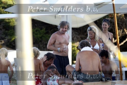 Ibiza 29 juli 2010
Victor Reinier met vriendin op vakantie op ibiza.
Peter Smulders bv